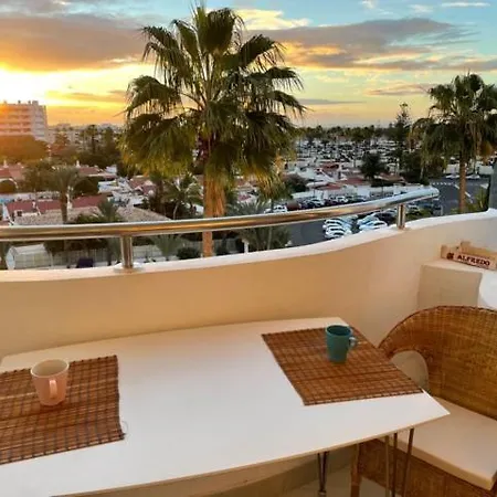 Apartment Lovely With A Sunny Large Balcony